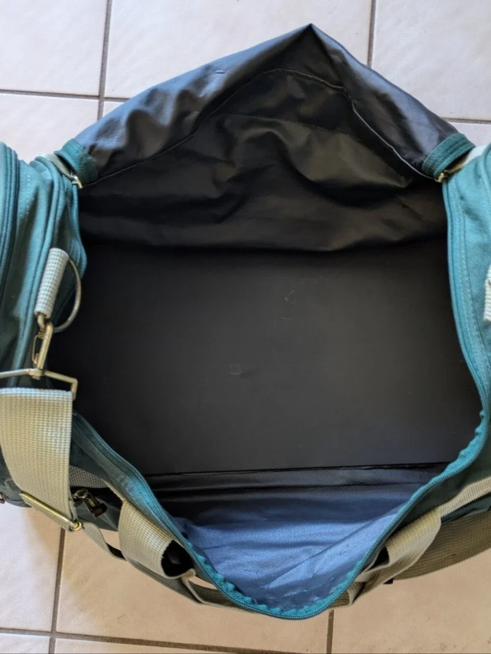 Rain Bird Gemline Green Travel Duffel Luggage Bag